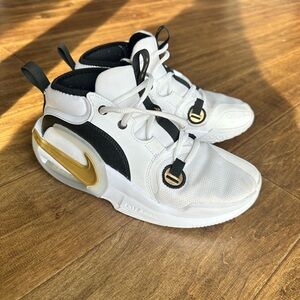 Girls Nike basketball shoes